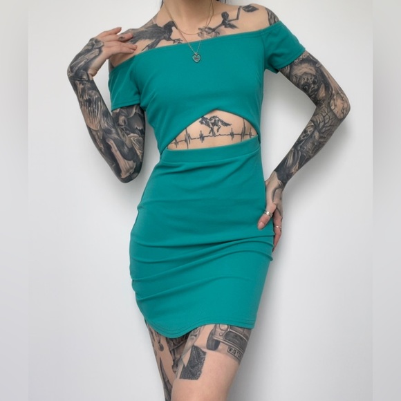 lot de 2 robes similaires small - Picture 2 of 2